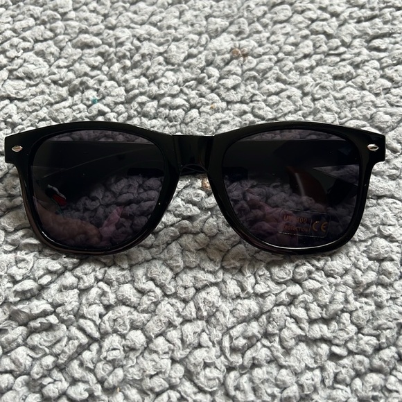 Classic Style Polarized Unisex Sunglasses - Picture 9 of 9